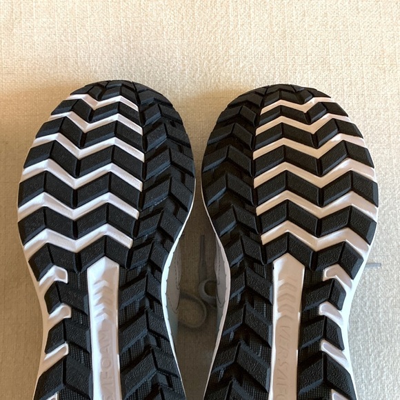 NWOB Saucony Cohesion 13 Versafoam Running Sneakers Size 12 - Picture 12 of 15